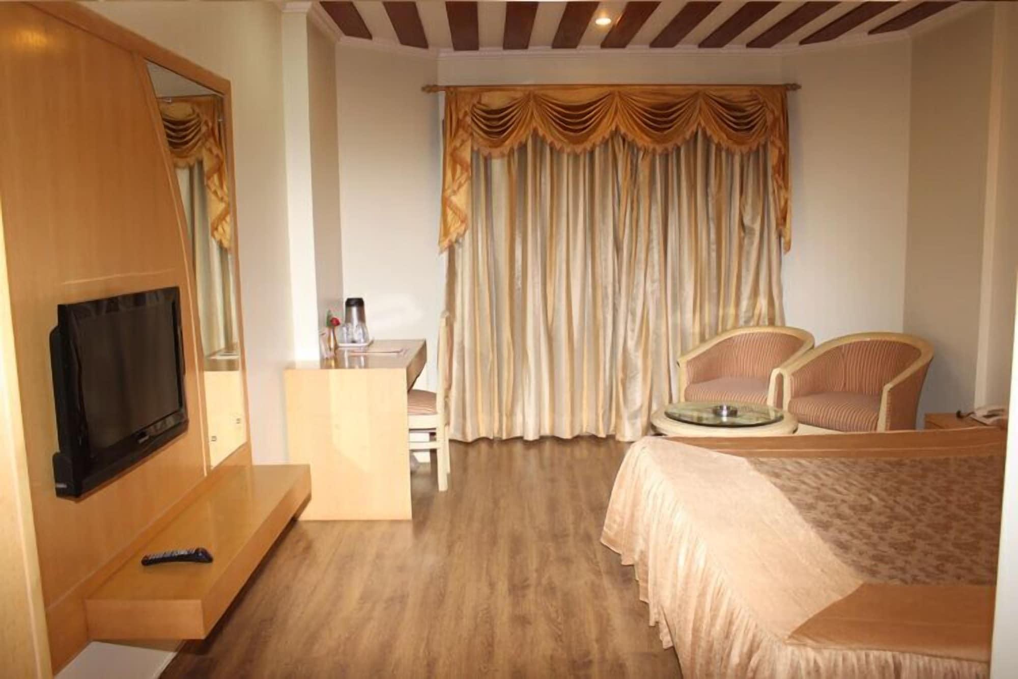 Hotel Vaibhav Варанаси Экстерьер фото