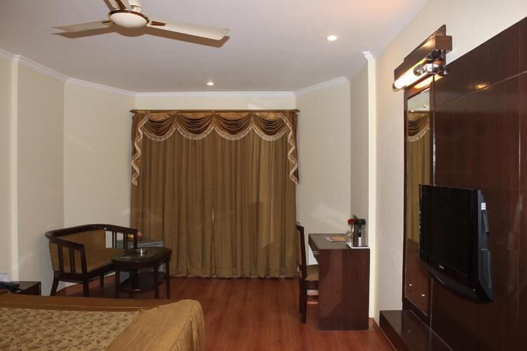 Hotel Vaibhav Варанаси Экстерьер фото