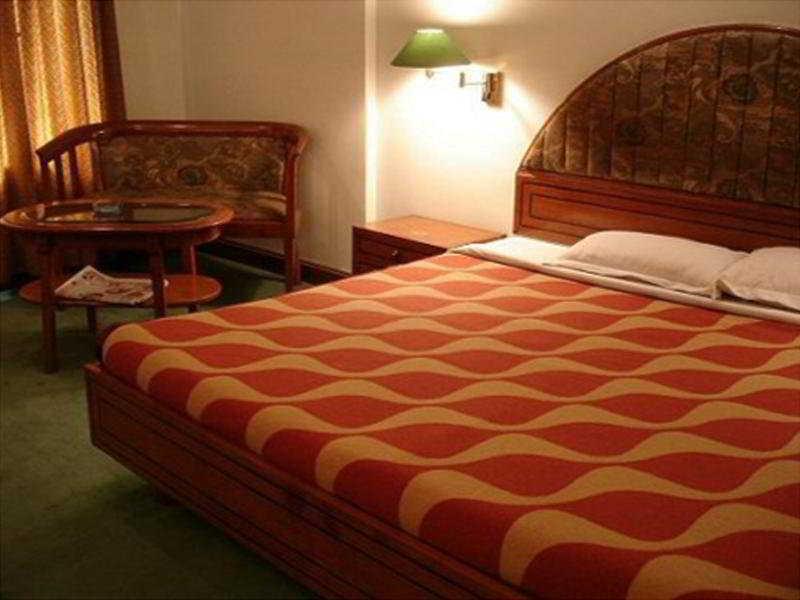Hotel Vaibhav Варанаси Экстерьер фото