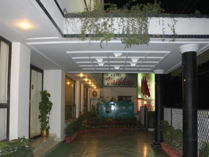 Hotel Vaibhav Варанаси Экстерьер фото