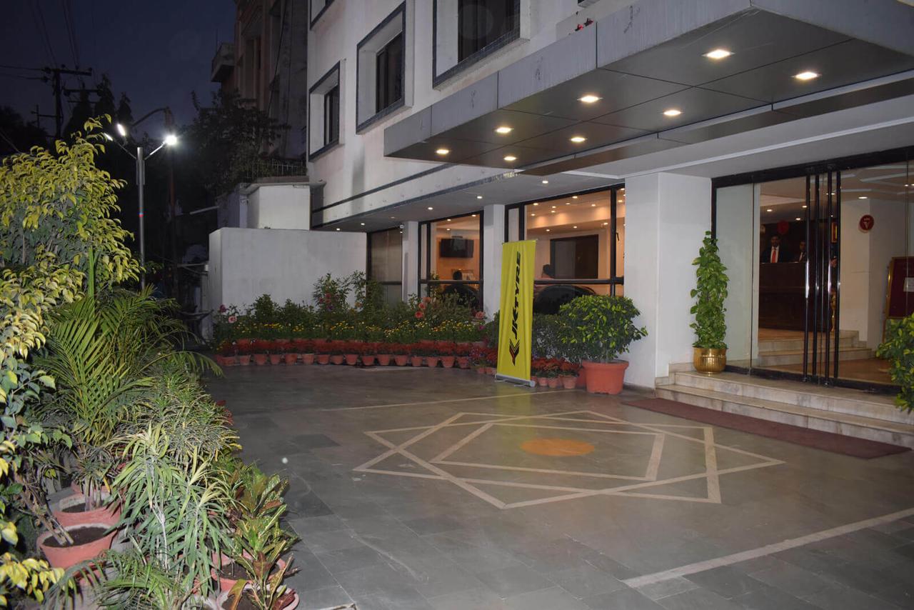 Hotel Vaibhav Варанаси Экстерьер фото