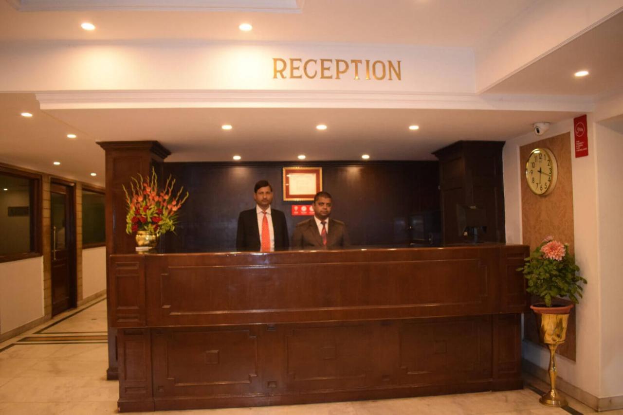 Hotel Vaibhav Варанаси Экстерьер фото